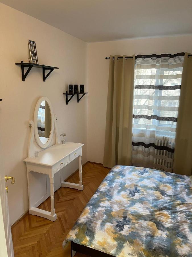 Carla'S Apartament Oradea Exterior foto